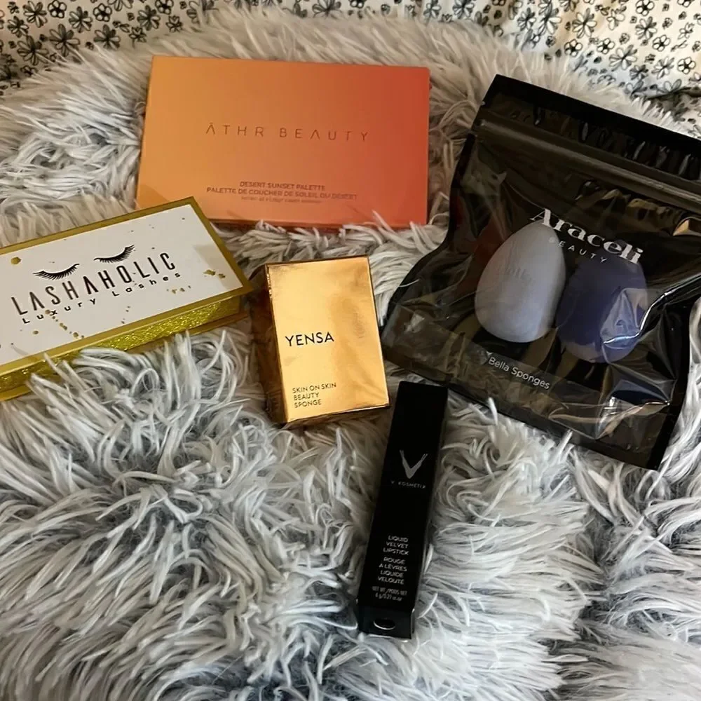 5x beauty lashes palette sponges & lipgloss:lipstick